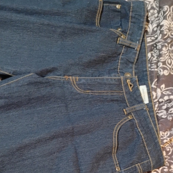 Classic Blue Women's Jeans - Picture 3 of 3